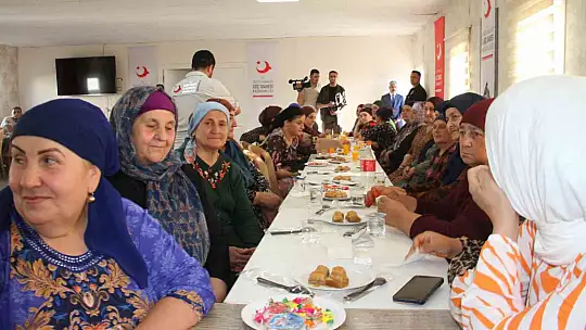 Elazığ'da depremzedelerin buruk bayram sevinci