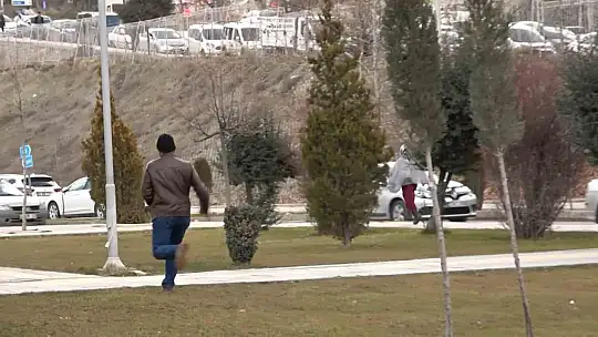 Elazığ'da dilenci operasyonu: Kimisi maraton koşucusunu aratmadı, kimileri de kamerayı görünce 'Çekme' diye bağırdı