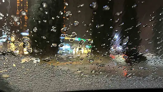 Elazığ'da dolu ve sağanak hayatı felç etti
