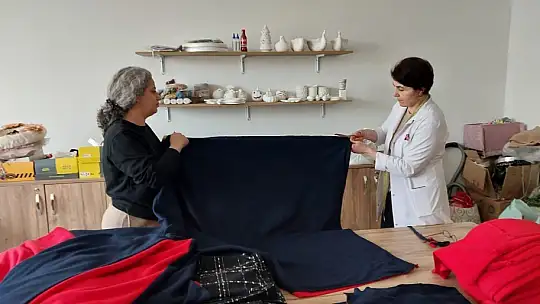Elazığ'da eğitmen ve öğrencilerden depremzedelere anlamlı destek