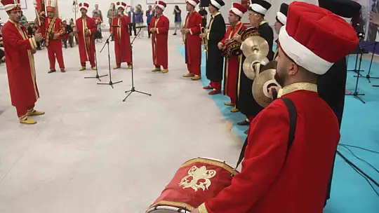 Elazığ'da engelli bireyler doyasıya eğlendi