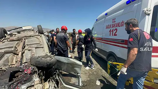 Elazığ'da feci kaza: 1 ölü, 2'si ağır 4 yaralı