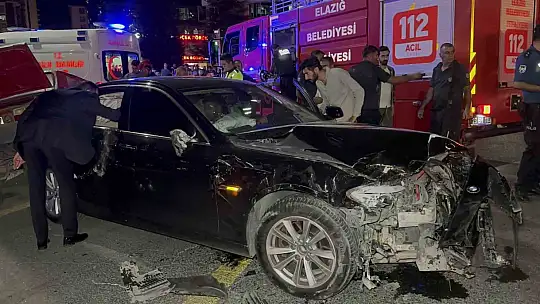 Elazığ'da feci kaza: 2'si ağır 6 yaralı