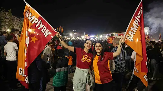 Elazığ'da Galatasaray taraftarlarının şampiyonluk coşkusu