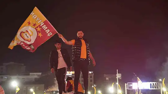 Elazığ'da Galatasaray taraftarlarının şampiyonluk coşkusu