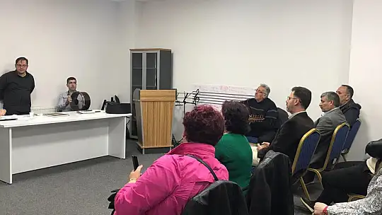 Elazığ'da gönüllü halk korosu eğitimleri sürüyor