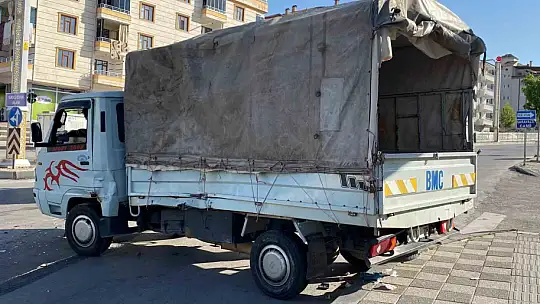 Elazığ'da halk otobüsü ile pikap çarpıştı: 9 yaralı