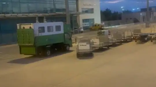 Elazığ'da hareketlenmeye hazırlanan Ajet uçağı, bir yolcunun inmek istemesi üzerine geri döndü
