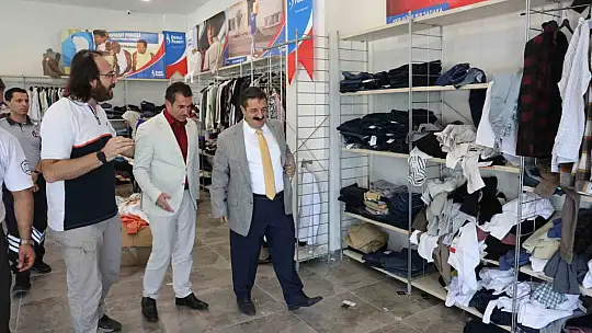 Elazığ'da ihtiyaç sahibi ailelere 60 bin parça giysi dağıtıldı