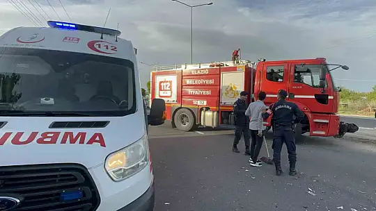 Elazığ'da iki otomobil çarpıştı: 7 yaralı