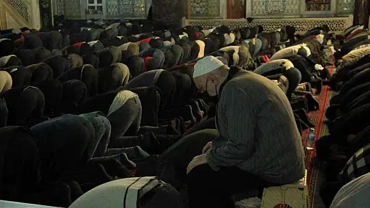 Elazığ'da ilk teravih namazı coşkusu yaşandı
