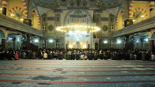 Elazığ'da ilk teravih namazı coşkusu yaşandı