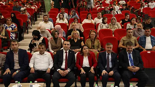 Elazığ'da İlköğretim Haftası renkli görüntüler oluşturdu