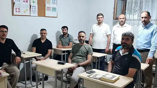 Elazığ'da işitme engelliler işaret dili ile Kur'an-ı Kerim öğreniyor