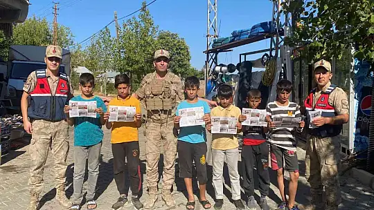 Elazığ'da jandarma ekipleri, vatandaşları suda boğulmalara karşı bilgilendirdi