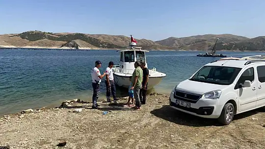 Elazığ'da jandarma ekipleri, vatandaşları suda boğulmalara karşı bilgilendirdi