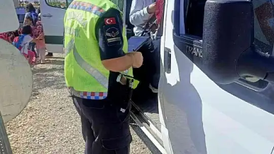 Elazığ'da jandarmadan radarlı ve dronlu trafik denetimi