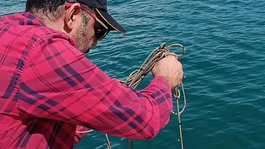 Elazığ'da Karakaya Barajında örnekleme çalışmaları sürüyor