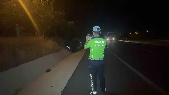 Elazığ'da kontrolden çıkan araç yoldan çıktı: 2'si ağır 3 yaralı