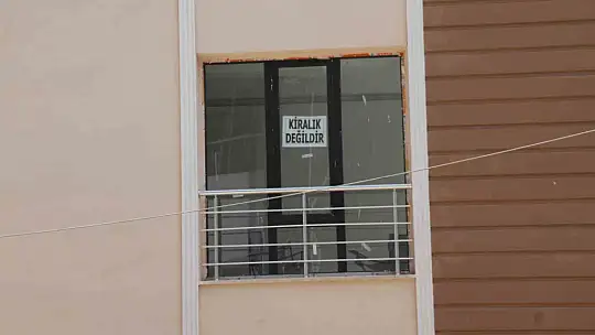 Elazığ'da konutlarda kiralık yazısının yerini 'kiralık değildir' yazısı aldı