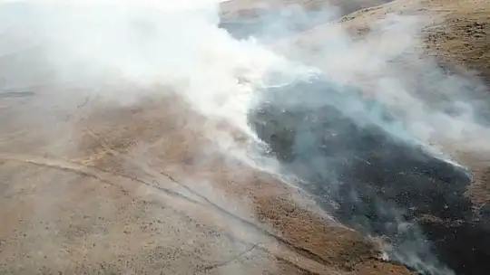 Elazığ'da korkutan yangın: Alevler büyük bir alana yayıldı