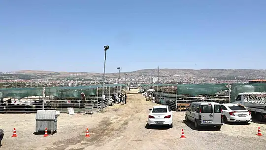 Elazığ'da kurban satış ve kesim noktasında hazırlıklar tamamlandı