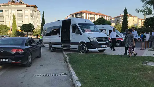 Elazığ'da minibüs ile otomobil çarpıştı: 2 yaralı