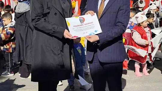 Elazığ'da miniklerden Kızılay'a ziyaret