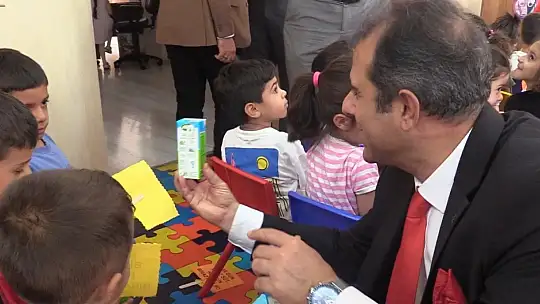 Elazığ'da miniklere okul sütü dağıtıldı