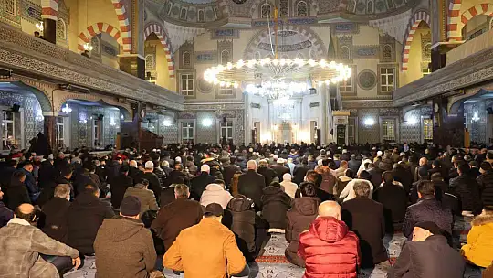 Elazığ'da Miraç Kandili idrak edildi, depremde hayatını kaybedenler anıldı