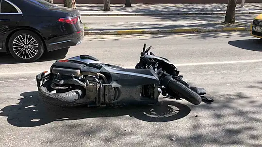 Elazığ'da motosiklet devrildi: 2 yaralı