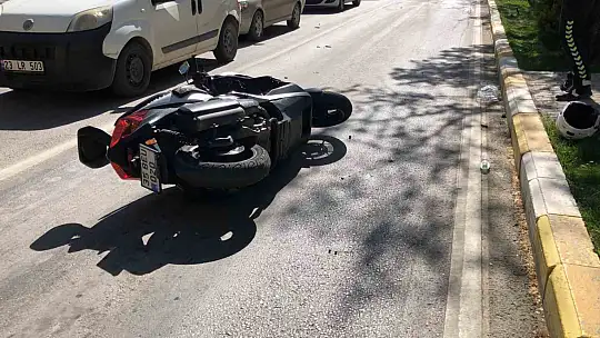 Elazığ'da motosiklet devrildi: 2 yaralı