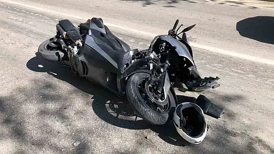 Elazığ'da motosiklet devrildi: 2 yaralı