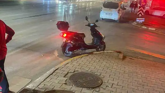 Elazığ'da motosiklet devrildi: 2 yaralı