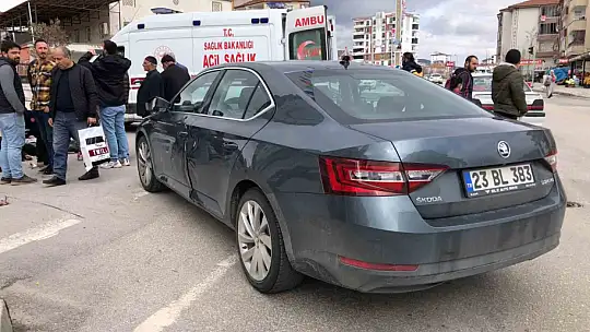 Elazığ'da motosiklet ile otomobil çarpıştı: 1 yaralı