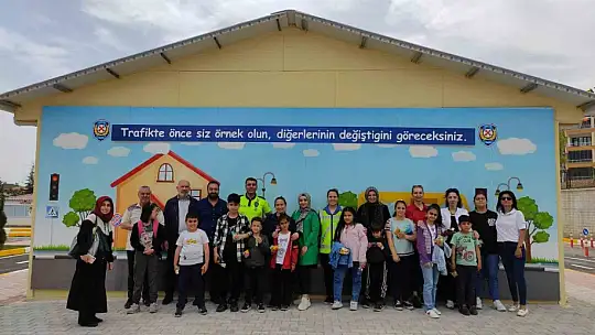 Elazığ'da öğrencilere trafik eğitimi verildi