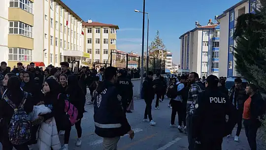 Elazığ'da okul önlerindeki denetimler sürüyor