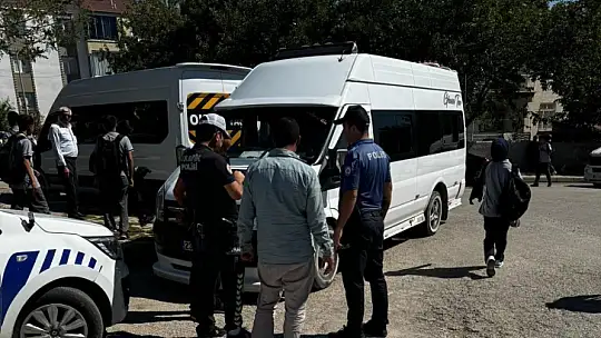 Elazığ'da okul önü denetimleri sürüyor