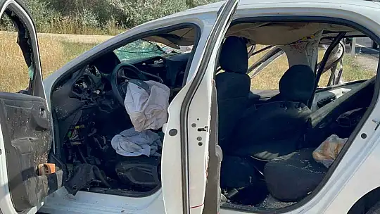 Elazığ'da otomobil ile cip kafa kafaya çarpıştı: 1 ölü, 5 yaralı