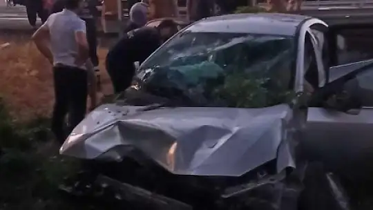 Elazığ'da otomobil şarampole uçtu: 4 yaralı