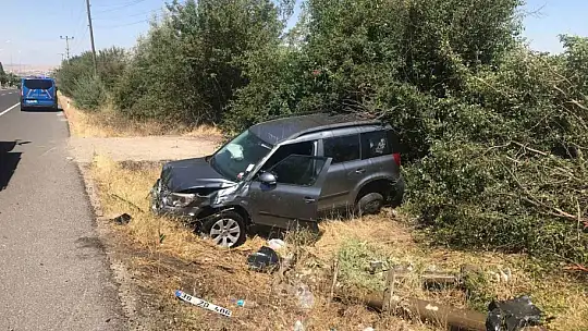 Elazığ'da otomobil şarampole uçtu: 4 yaralı