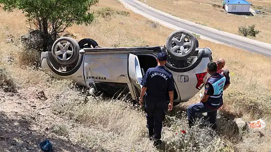 Elazığ'da otomobil şarampole yuvarlandı: 4 yaralandı