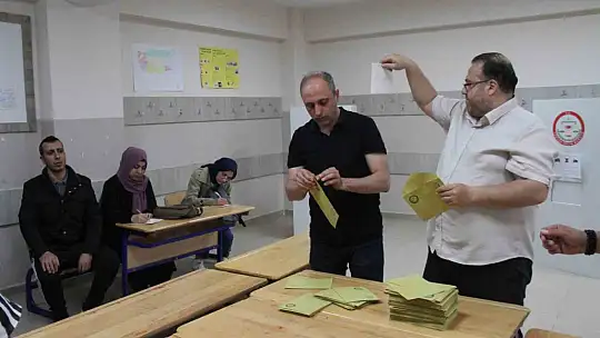 Elazığ'da oy kullanma işlemi sona erdi