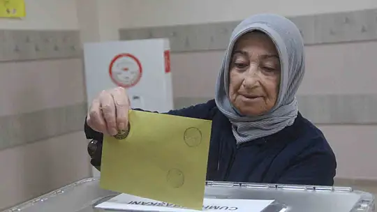Elazığ'da oy kullanma işlemleri başladı
