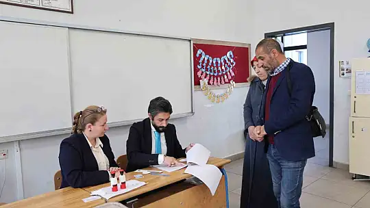 Elazığ'da oy kullanma işlemleri başladı