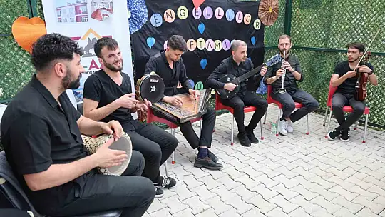 Elazığ'da özel bireyler 'Kürsübaşı' etkinliğinde doyasıya eğlendi