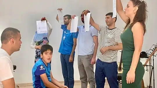 Elazığ'da özel gereksinimli çocuklara müzik ve drama eğitimi