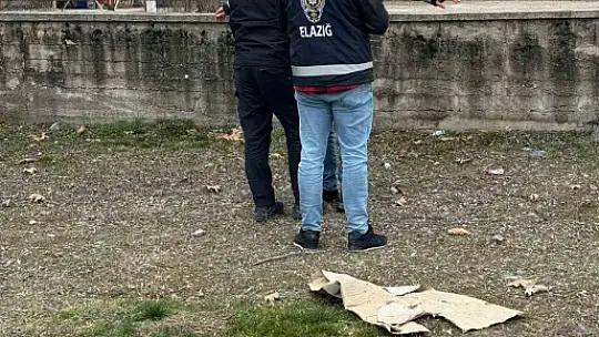 Elazığ'da polis ekipleri okul önlerinde kuş uçurtmuyor