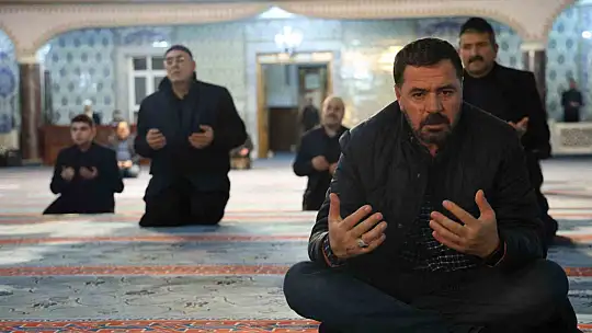Elazığ'da Regaip Kandili'nde camiler doldu