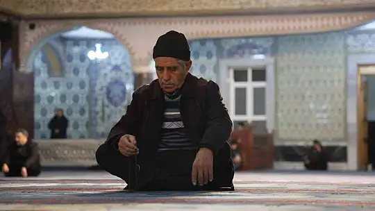 Elazığ'da Regaip Kandili'nde camiler doldu